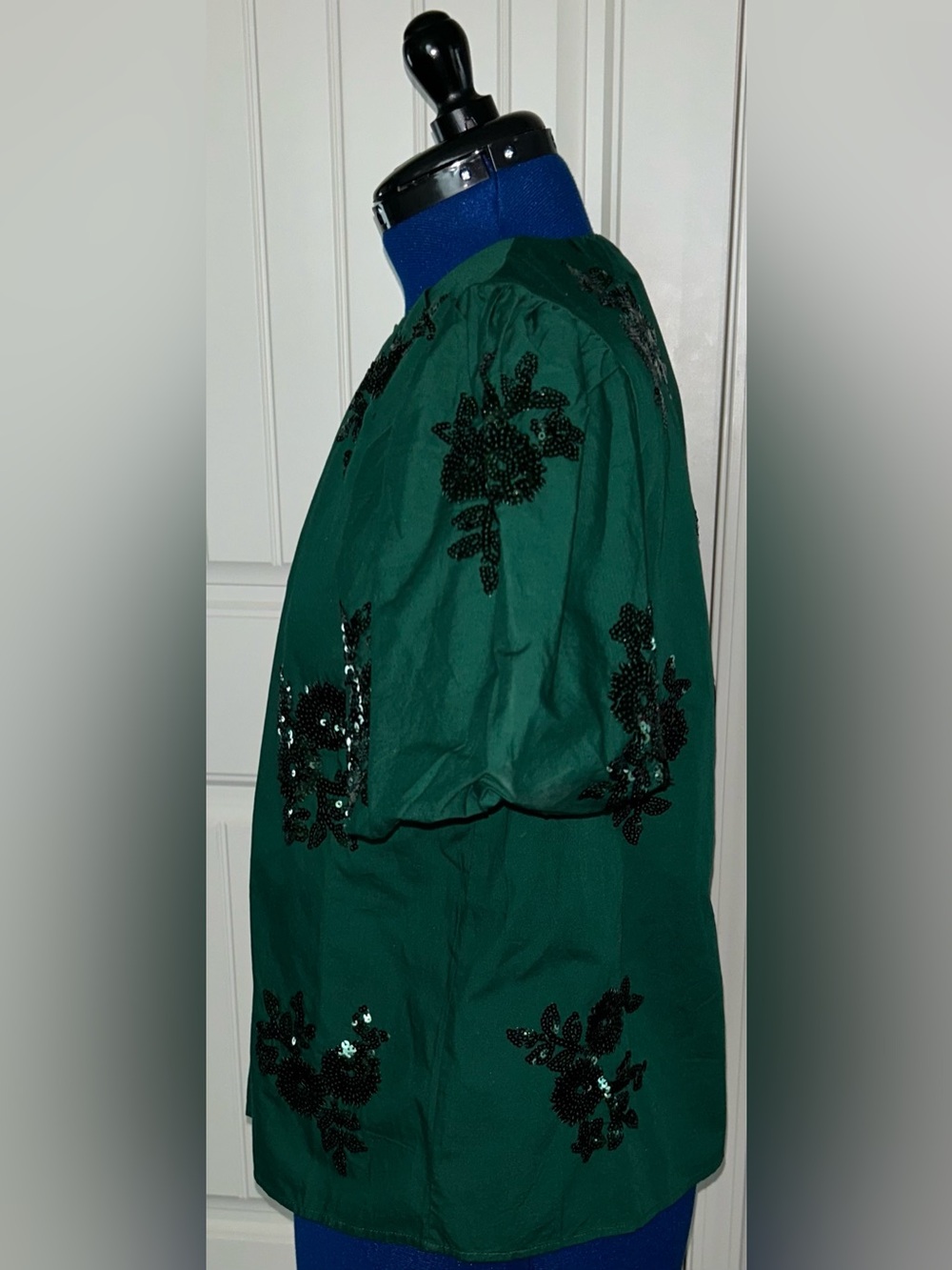 Crown & Ivy Women's Hunter Green Embellished Puff Sleeve Top - Picture 3 of 5